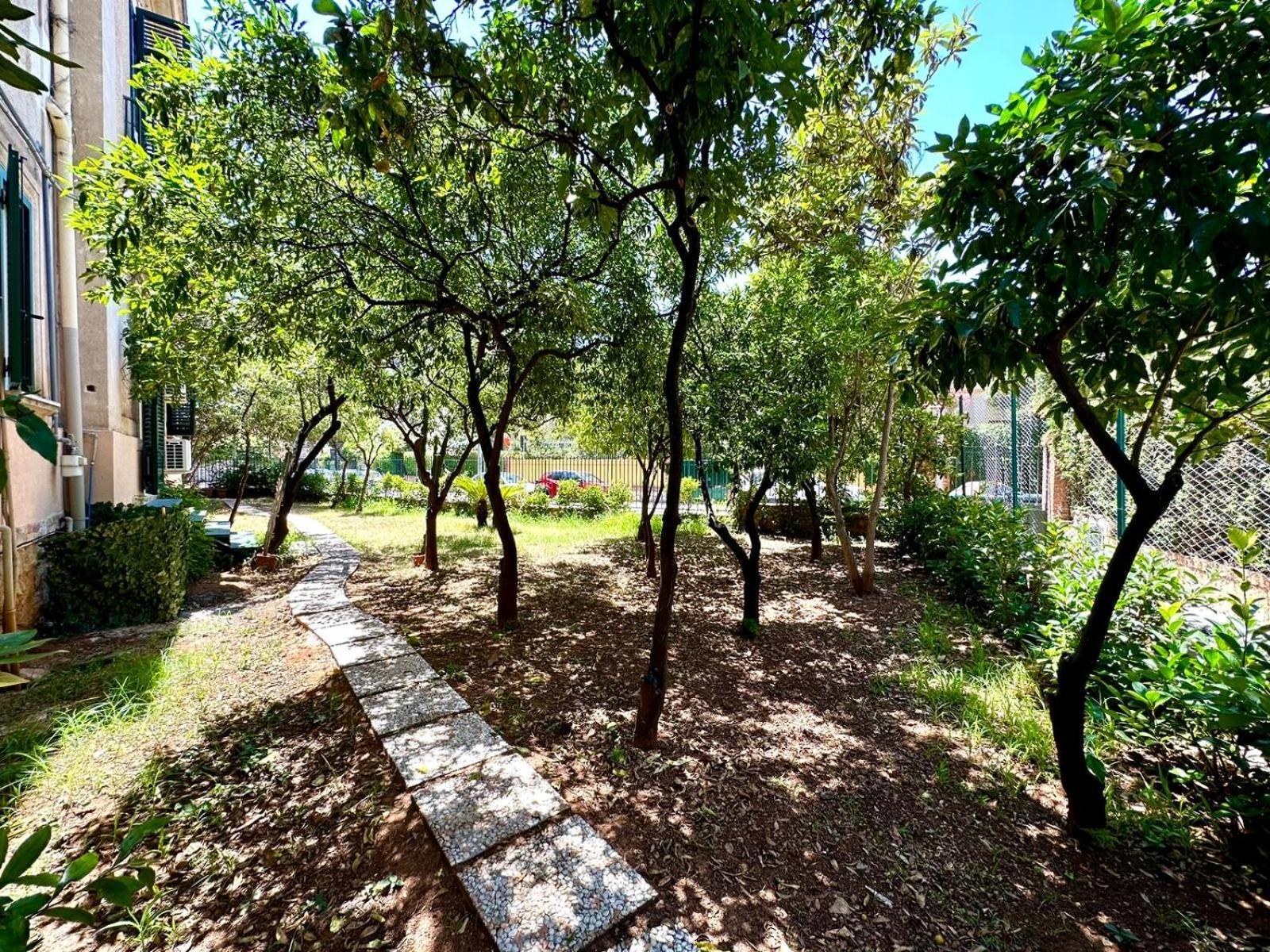 Appartamento Matteotti Living And Garden Palermo Esterno foto
